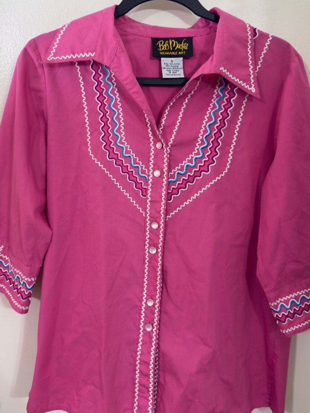 Bob Mackey Wearable Art Pink Women’s 3/4 Sleeve Button Down Blouse Size Small